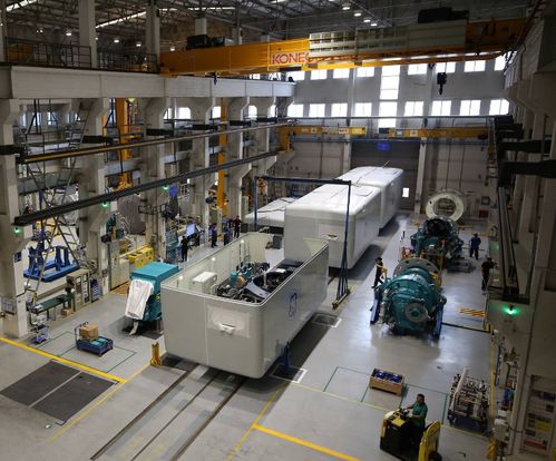 又一社会 怪象 工厂包吃住招不到人,宁愿风吹雨淋送外卖