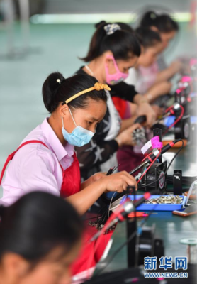 精彩图集 攻坚克难赢未来--从政府工作报告看2020年中国发展走向